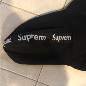 Supreme sweatshirt